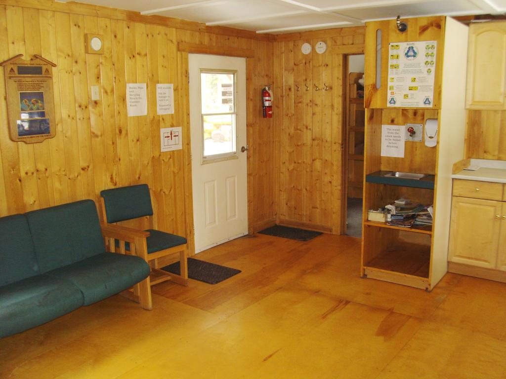 Hi Mosquito Creek - Wilderness Hostel Lake Louise Rum bild