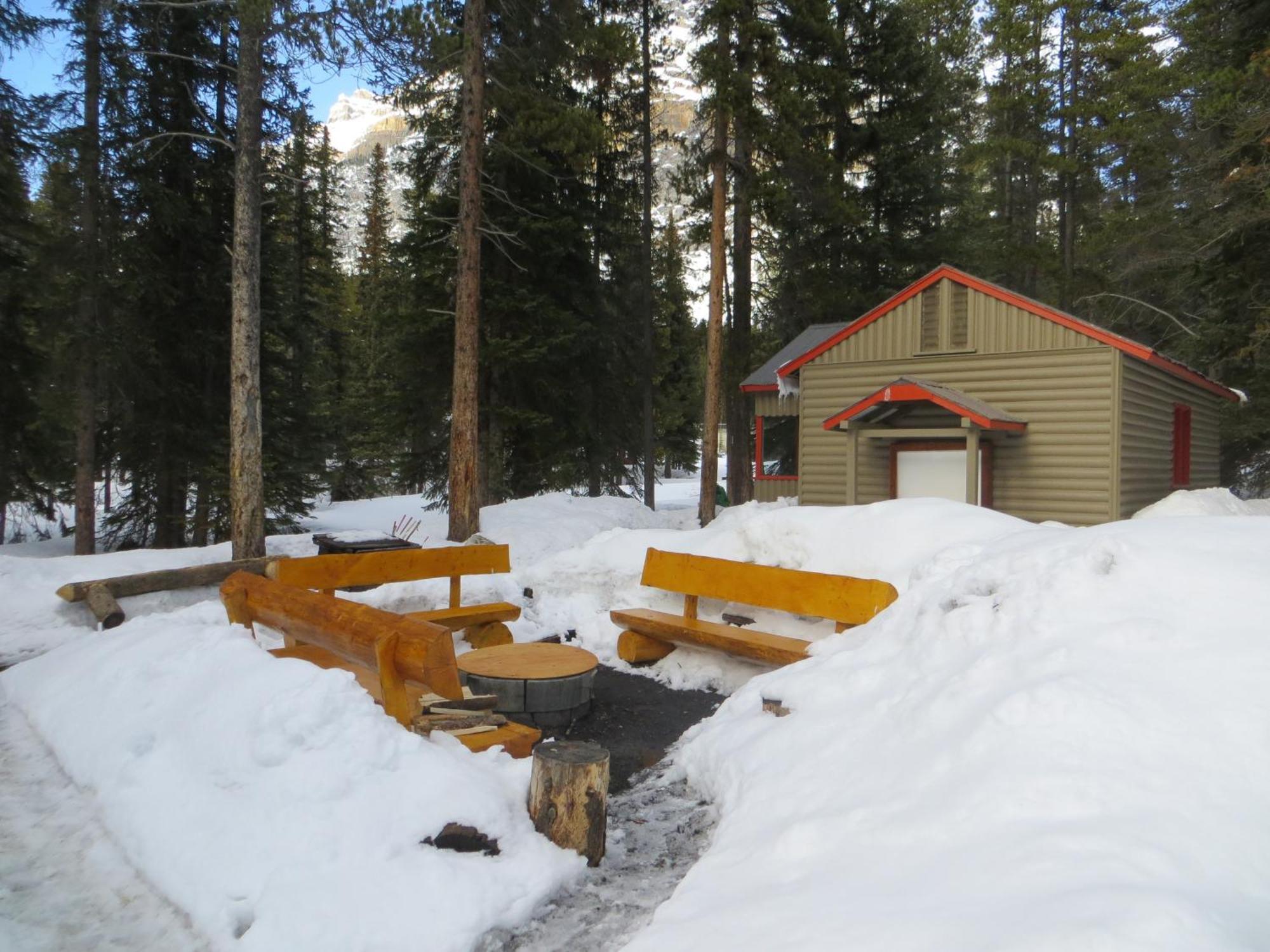 Hi Mosquito Creek - Wilderness Hostel Lake Louise Exteriör bild